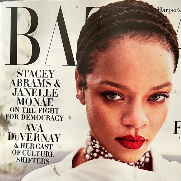 "Collectors" Harper's Bazaer Magazine (Rhianna) 2020 lssue - Picture 2 of 12